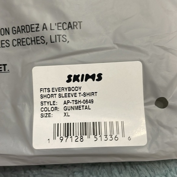 NWT Skims Fits Everybody Short Sleeve T-Shirt  Gunmetal Size XL - Picture 5 of 5